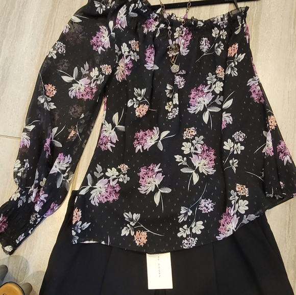 NWOT Whitehouse Blackmarket Flower 👚 Blouse Sz L - Picture 4 of 9